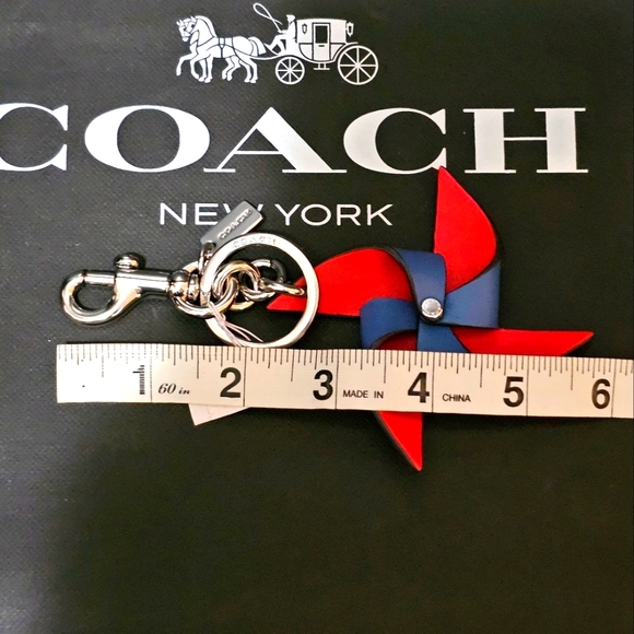 COACH PINWHEEL BAG CHARM / KEYCHAIN (NWT) - Picture 9 of 13